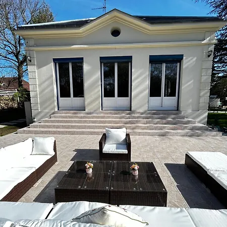 Villa Sceaux Со