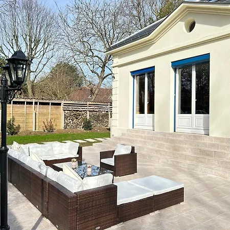 Sceaux Villa